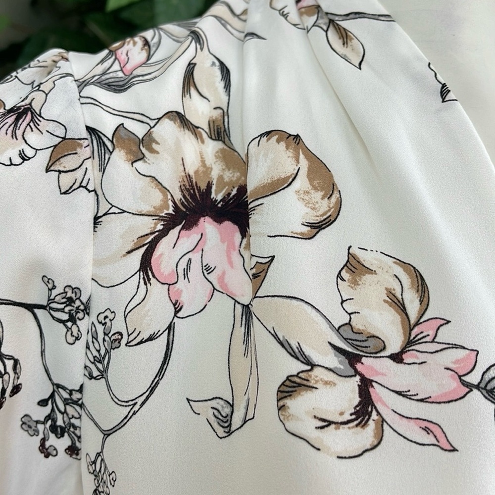 WHBM FLORAL PRINT BLOUSE - Picture 5 of 11